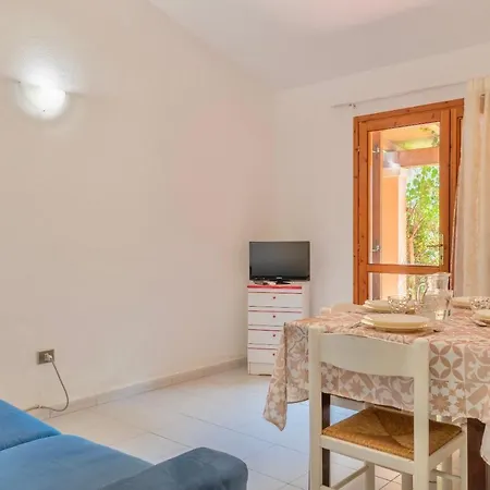 With Air Conditioning In The Center Of San Teodoro Apartment *